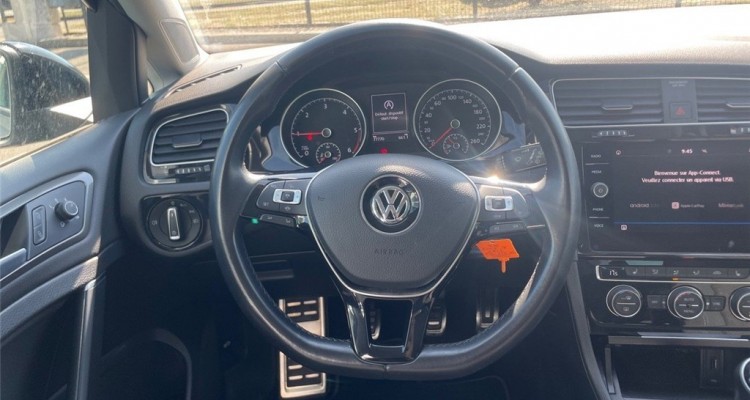 VOLKSWAGEN GOLF VII