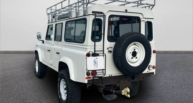 LAND ROVER DEFENDER 110 STATION WAGON