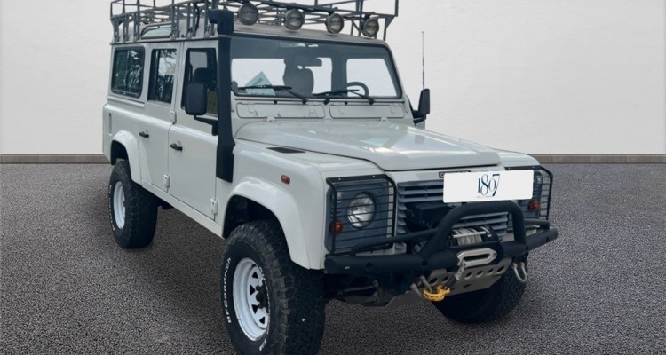 LAND ROVER DEFENDER 110 STATION WAGON