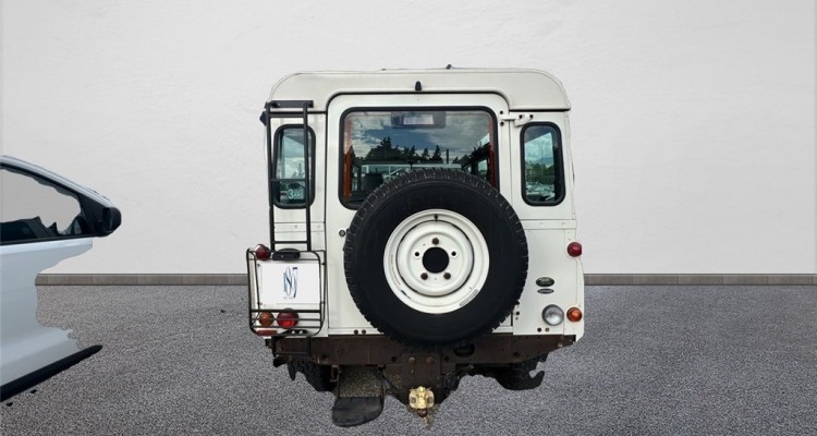 LAND ROVER DEFENDER 110 STATION WAGON