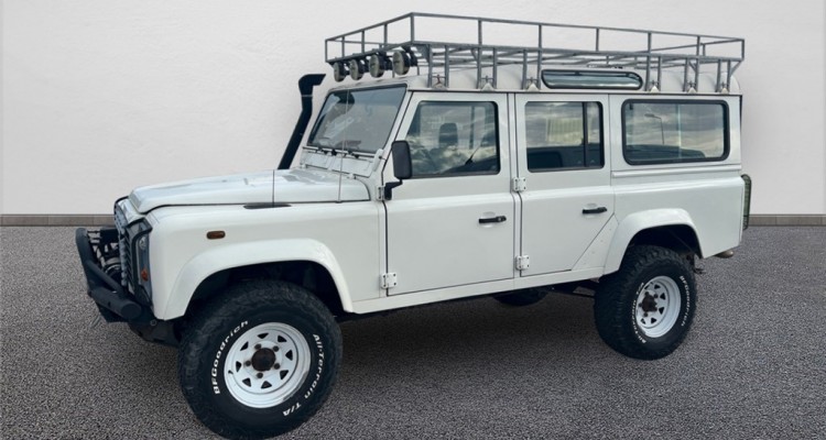 LAND ROVER DEFENDER 110 STATION WAGON