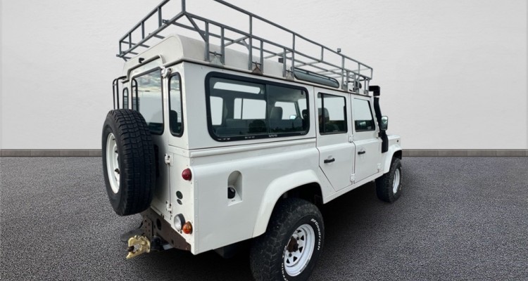 LAND ROVER DEFENDER 110 STATION WAGON