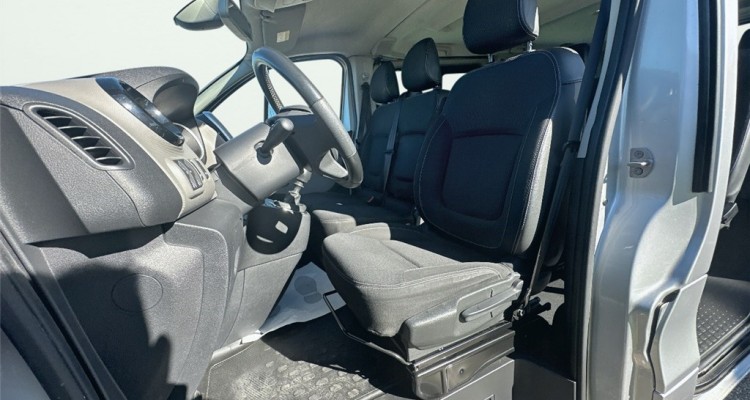 RENAULT TRAFIC COMBI