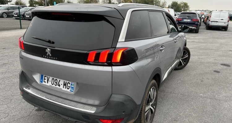 PEUGEOT 5008 II